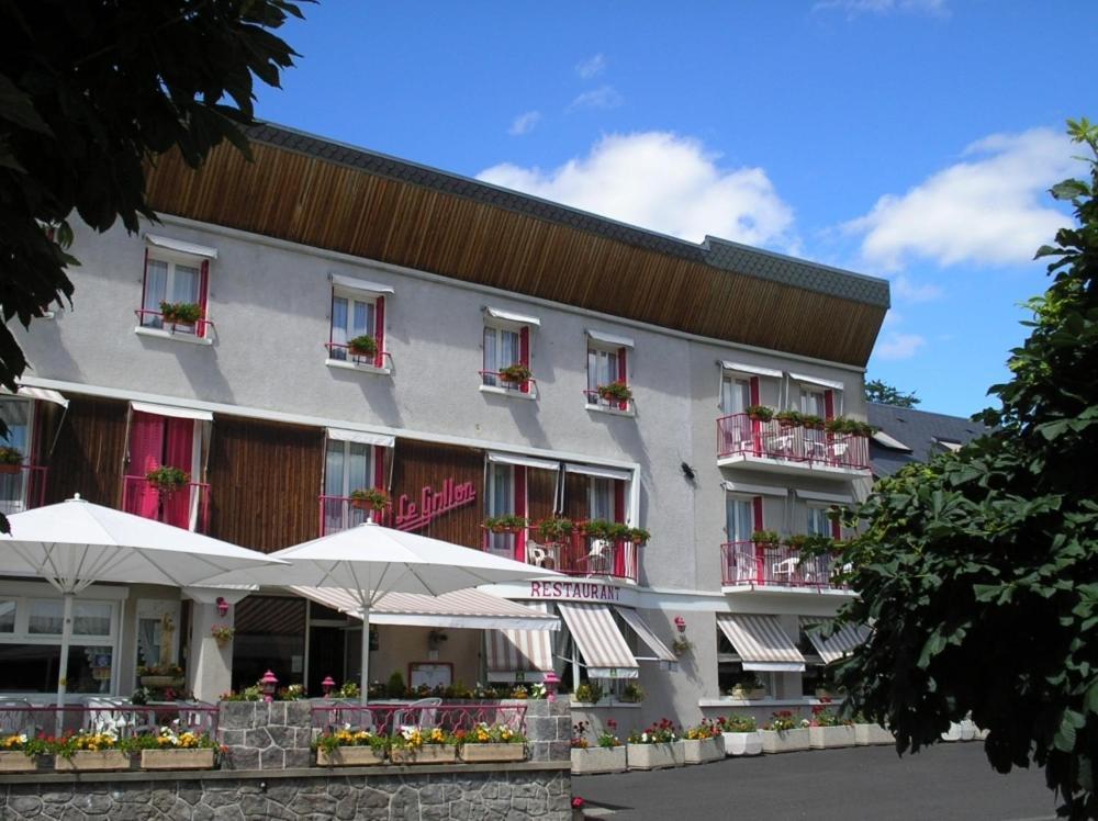 Hotel Restaurant Le Grillon Chambon-sur-Lac Exterior foto